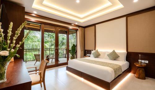 Svarga Signature Suite with Complimentary Private Minibar and Afternoon Tea