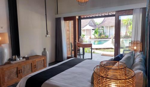 Superior King or Twin room, Pool Side (Stone 10)