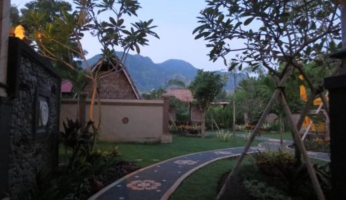 Family Suite with Mountain & Garden View