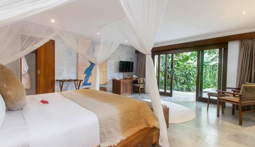 Honeymoon Suite with Private Plunge Pool