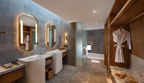 Beach Front Luxury One Bedroom Private Pool Villa