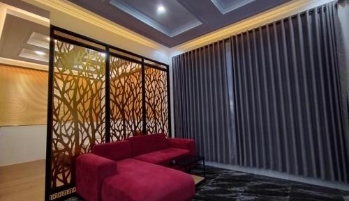 Family Room with Mountain View