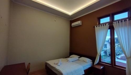 Standard Queen Room