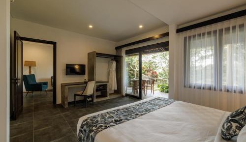 Deluxe Family Suite