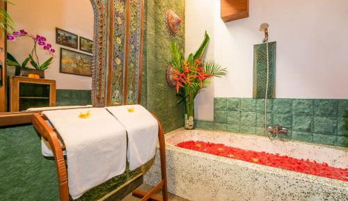 Queen Room with Garden View