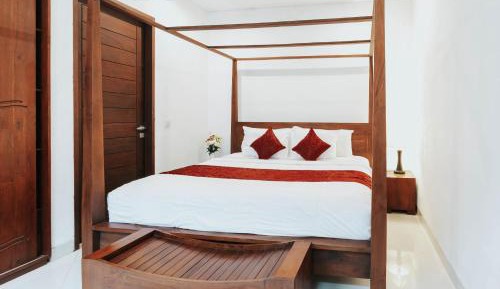 Suite Room with Pool View
