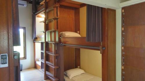 Bunk Bed in Mixed Dormitory Room