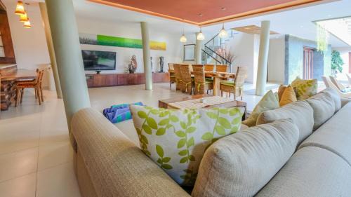 Three-Bedrooms Family Pool Villa
