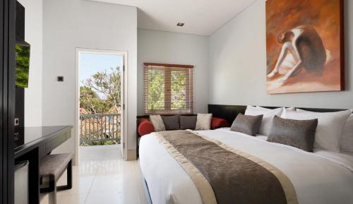 Deluxe Queen Room