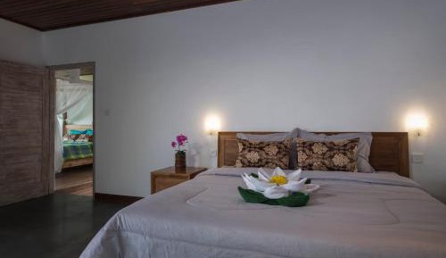 One-Bedroom Green Hill View