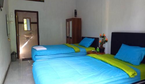 Standard Twin Room with Garden View