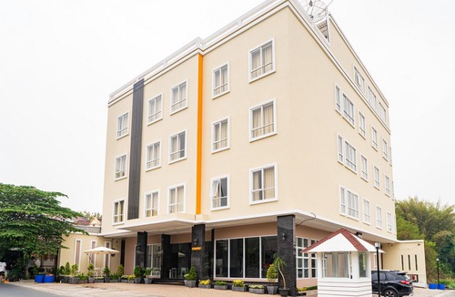 Serpong Hotel | RedDoorz Plus Near Teras Kota 3