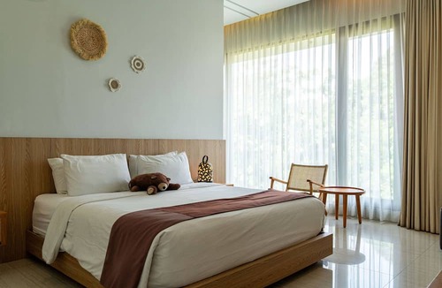 Bandung Villa | Jasmine Cozy Villa 3 BR Heated Pool and Billiard