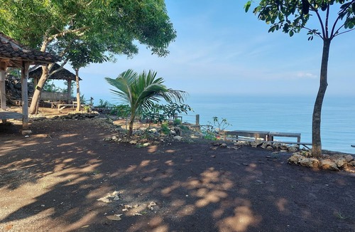 Gunung Kidul Bed & Breakfast | Bukit Shoka Top View Camp
