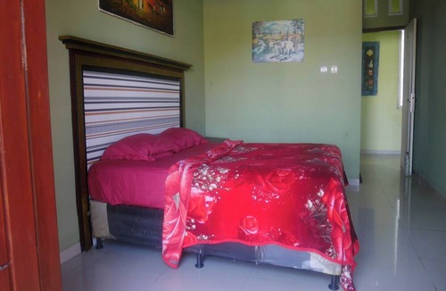 Tretes Hotel | OYO Life 90646 Villa Karsinem Pasuruan