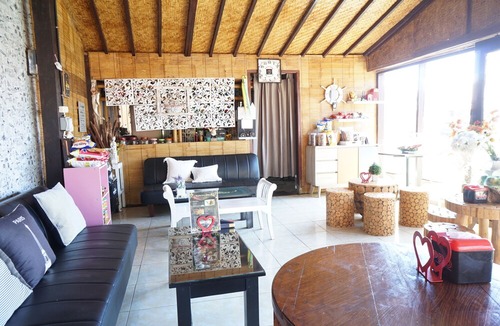 Kajarharjo Hotel | Collection O 93000 Karona Berg Homestay & Cafe