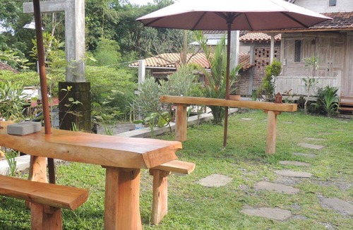 Ngemplak Hotel | Omah Rumba Bata