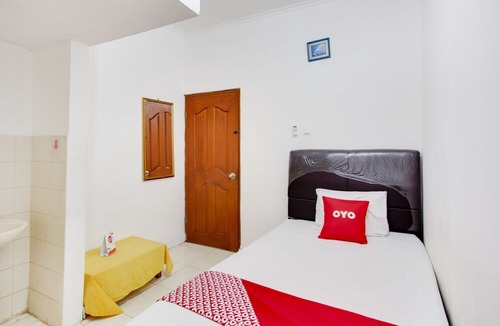 Mampang Prapatan Hotel | OYO 3725 Sisca Guest House