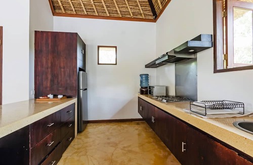 Sengkidu Villa | 4BR Villa Sasoon 100 mt to Beach