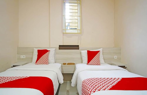 Padang Sidempuan Hotel | Collection O 91373 M Hotel
