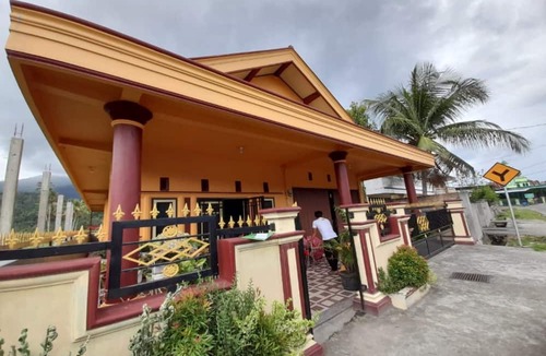 South Ogan Komering Ulu Hotel | OYO Homes 91121 Desa Wisata Kotabatu Danau Ranau