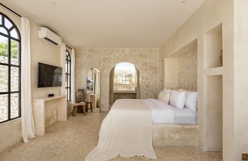 Umalas Villa | Luxe & Unique Honeymoon Bocami Suites-1 By OriVista