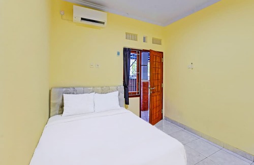 Sidakarya Hotel | OYO 90823 Casa Jupiter Shine