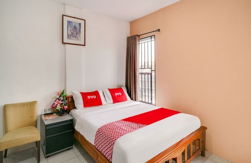 Batam Hotel | OYO 90024 Botania Homestay & Cafe