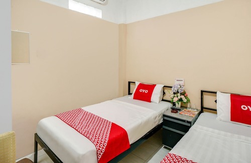 Batam Hotel | OYO 90024 Botania Homestay & Cafe