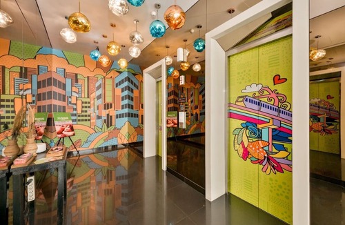 Melawai Hotel | MaxOneHotels Premier Melawai