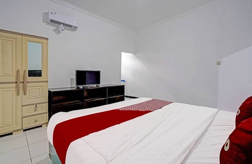 Pameungpeuk Hotel | OYO 91334 Permata Papua Guest House