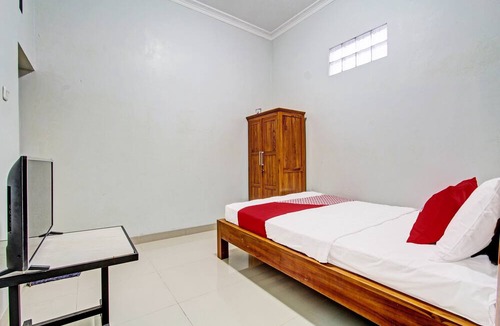 Temon Hotel | OYO 92071 Yusman Homestay Syariah