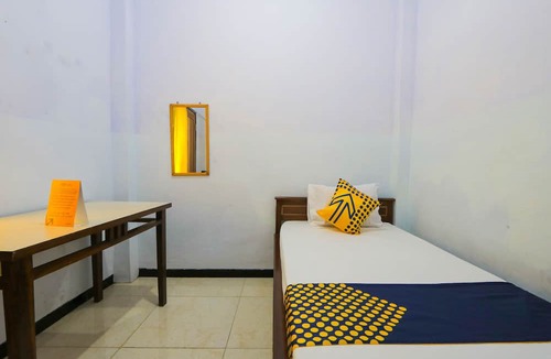 Tulungagung Hotel | SPOT ON 90742 Kinanthy Homestay Syariah