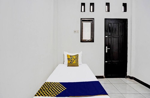 Mojokerto Hotel | OYO Life 91947 Kost Barokah Syariah