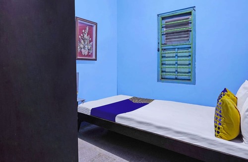 Wonokromo Hotel | OYO Life 91859 Kost Budhe Syariah