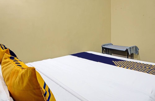 Ngaglik Hotel | OYO 91588 Ananda Guest House Batu