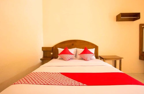 Cilacap Hotel | OYO 3024 Hotel Kebon Manis