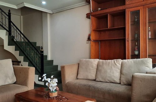 Padang House | GO HARD OR GO HOME SURF LODGE