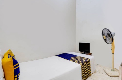 Waru Hotel | OYO Life 91893 Kost Jeje Syariah