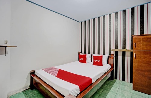 Kalipuro Hotel | OYO 92816 Ana Homestay