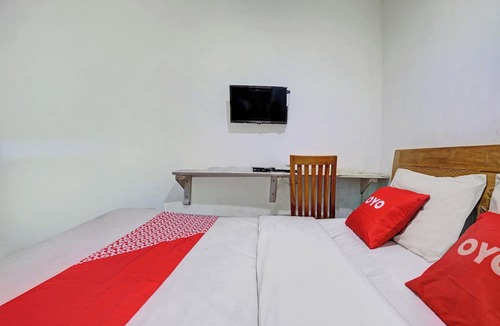 Semarang Hotel | OYO Life 92877 Hotel Rainbow 7296