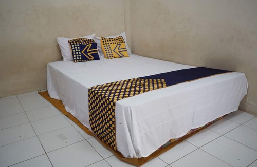 Genteng Hotel | Hotel O Hunian 99