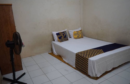 Genteng Hotel | Hotel O Hunian 99