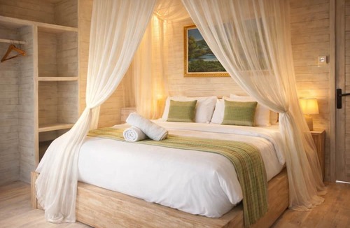 Mushroom Bay Hotel | Island Cabanas