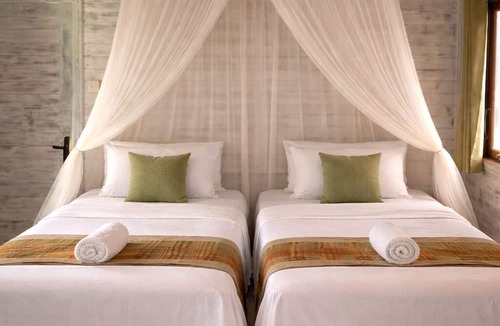 Mushroom Bay Hotel | Island Cabanas