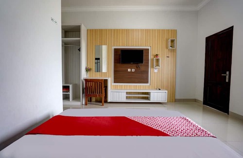 Gresik Hotel | OYO 92907 Miranda Hotel Syariah
