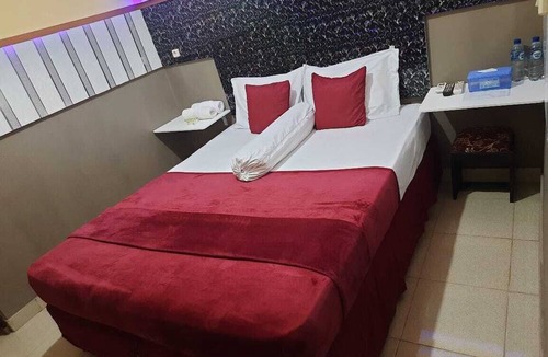 Kalipuro Bed & Breakfast | HALFWAY House