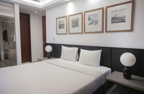 Ngagel Apartment | Premium 2BR Apartment near Marvell City Mall at The Linden