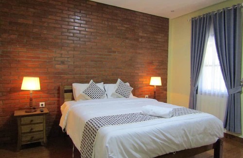 Borobudur House | Nia Maretta House Syariah