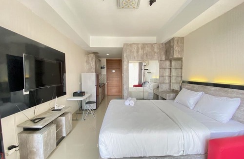 Hegarmanah Apartment | Bright Studio Room at Beverly Dago Apartment